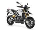 Piaggio inaugura la nuova boutique e presenta la Dorsoduro 1200 e la V7 Racer
